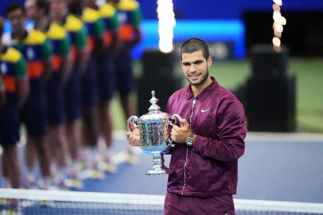 拉沃尔杯轻取澳网，蒂姆点燃赛场