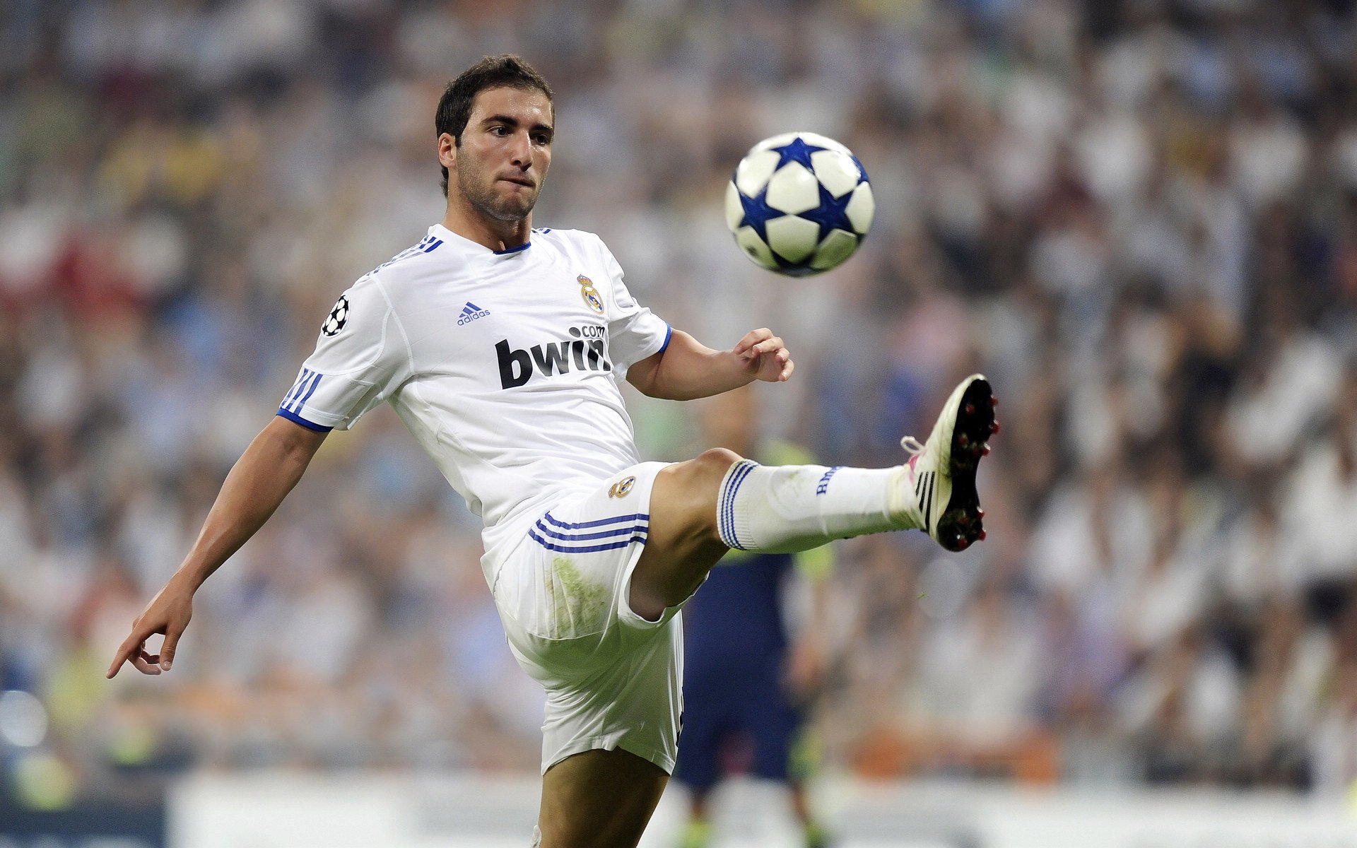 马克西教科书式掌控全局，尼克斯硬仗击溃国王显韧性