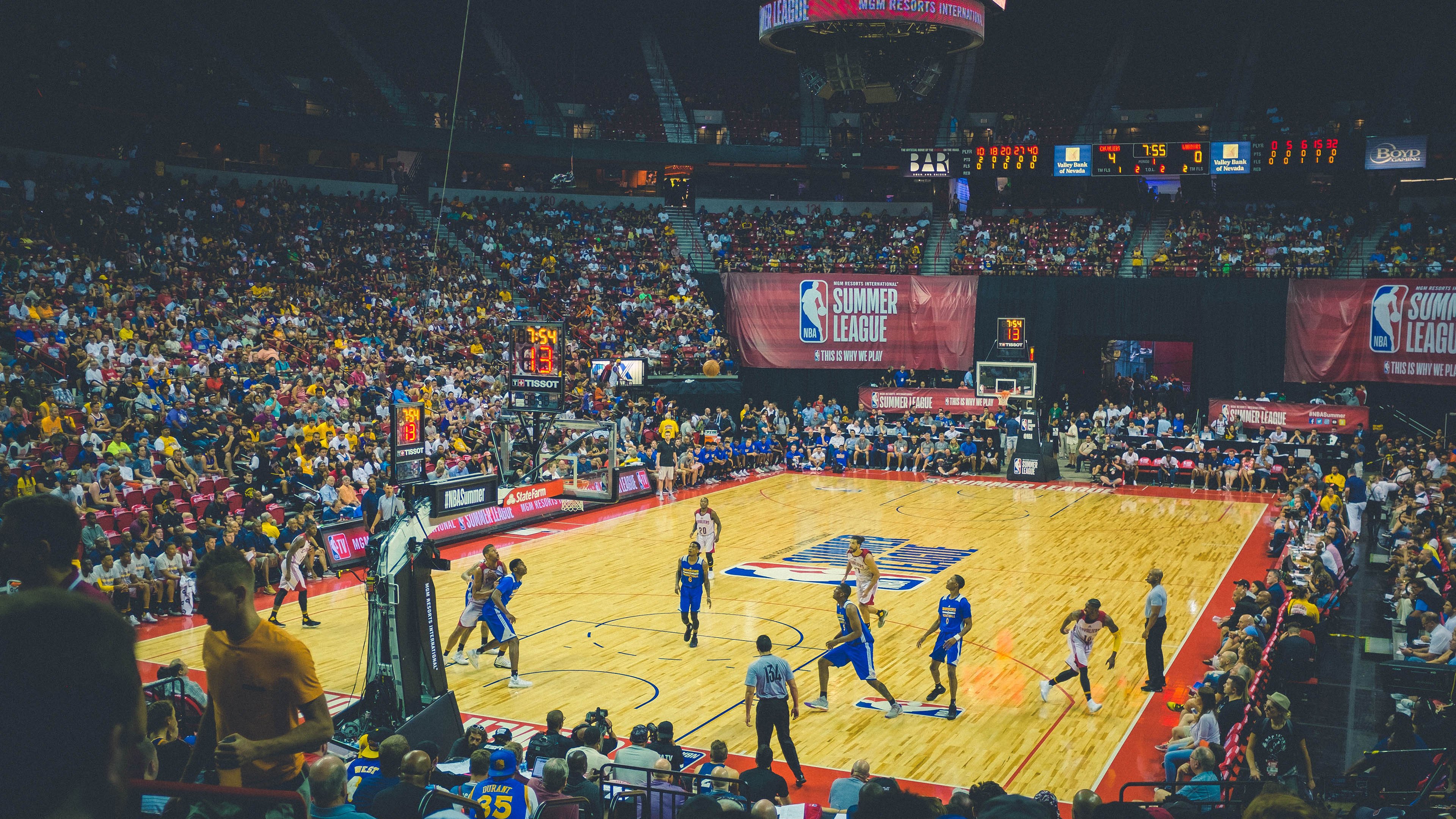 深圳队决胜局带走公牛，锡安在F1年度争冠接管比赛